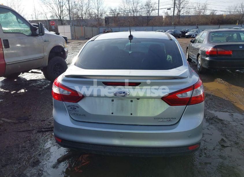 Photo 17 of 2013 Ford Focus TITANIUM (VIN 1FADP3J22DL300647)