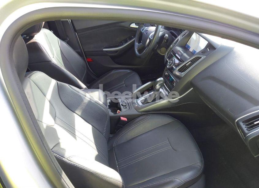 Photo 5 of 2013 Ford Focus TITANIUM (VIN 1FADP3J22DL300647)