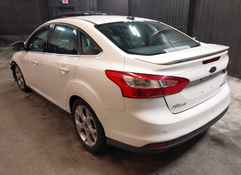 Photo 3 of 2014 Ford Focus TITANIUM (VIN 1FADP3J22EL338378)