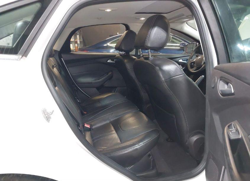 Photo 8 of 2014 Ford Focus TITANIUM (VIN 1FADP3J22EL338378)