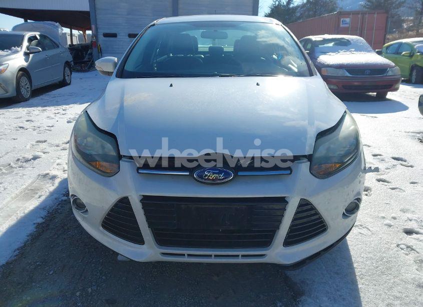 Photo 13 of 2014 Ford Focus TITANIUM (VIN 1FADP3J22EL428954)