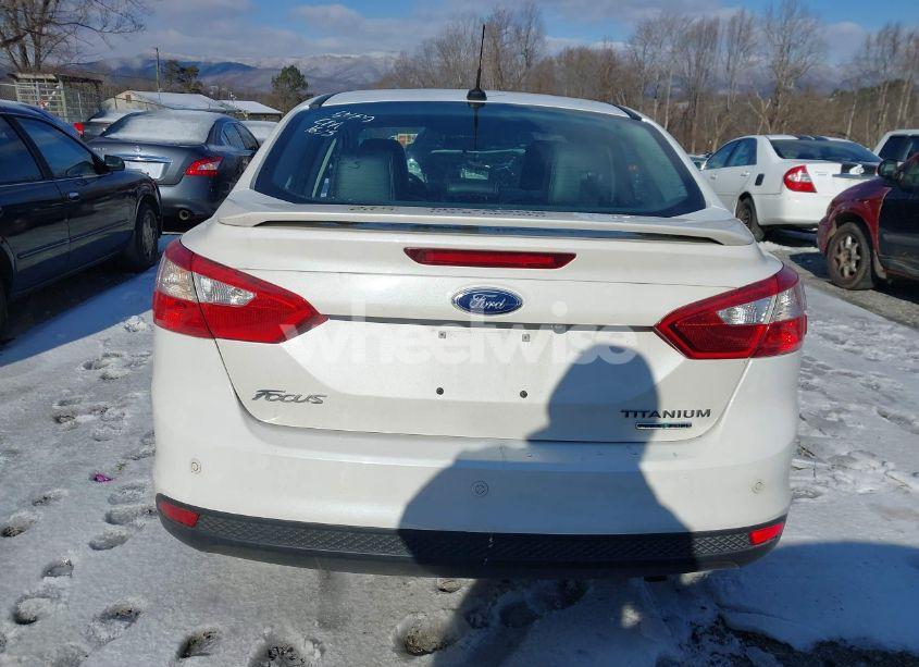 Photo 17 of 2014 Ford Focus TITANIUM (VIN 1FADP3J22EL428954)