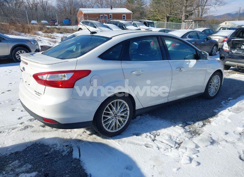 Photo 4 of 2014 Ford Focus TITANIUM (VIN 1FADP3J22EL428954)