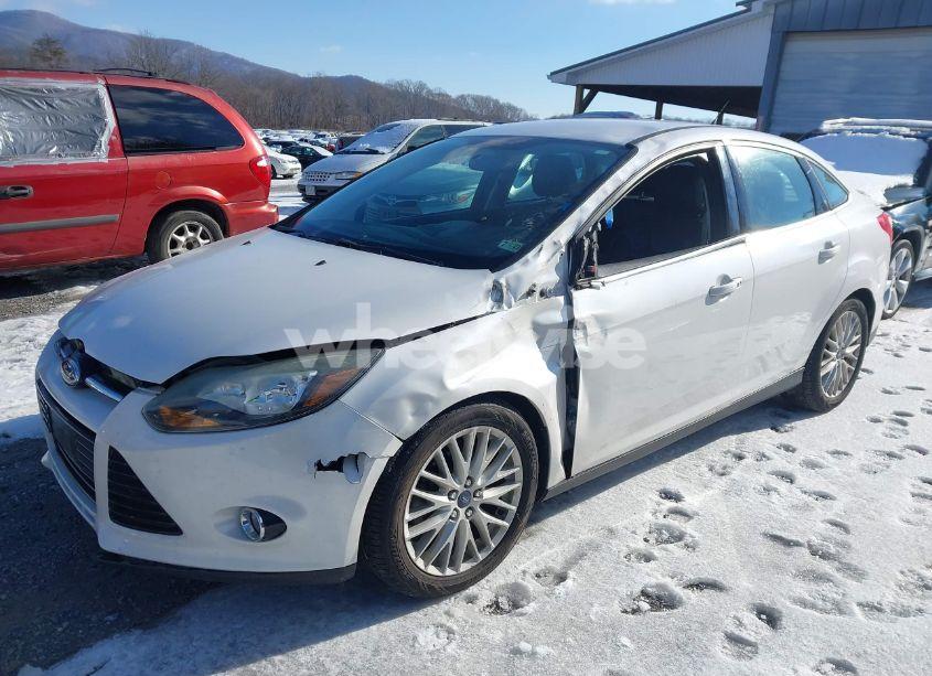 Photo 6 of 2014 Ford Focus TITANIUM (VIN 1FADP3J22EL428954)