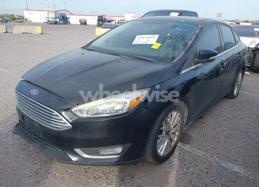 Photo 2 of 2015 Ford Focus TITANIUM (VIN 1FADP3J22FL256412)