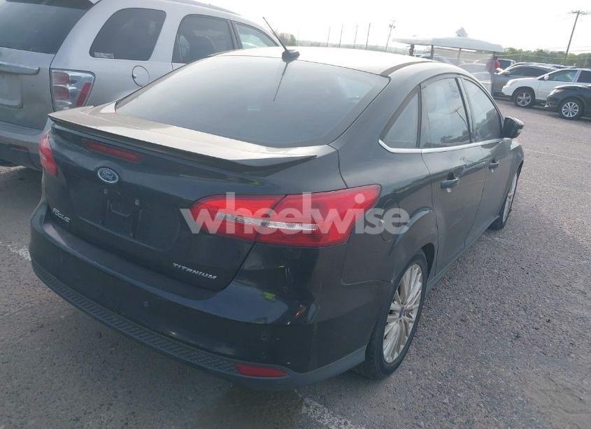 Photo 4 of 2015 Ford Focus TITANIUM (VIN 1FADP3J22FL256412)