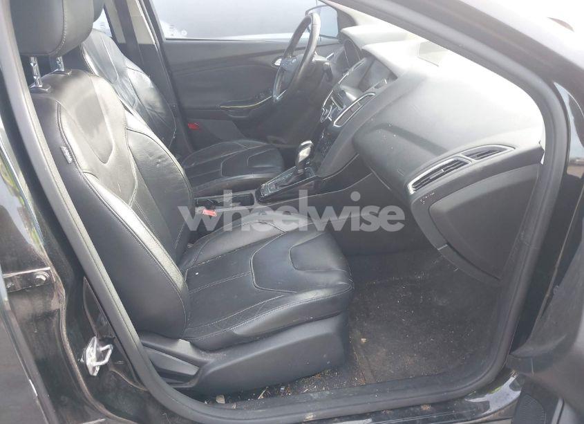 Photo 5 of 2015 Ford Focus TITANIUM (VIN 1FADP3J22FL256412)
