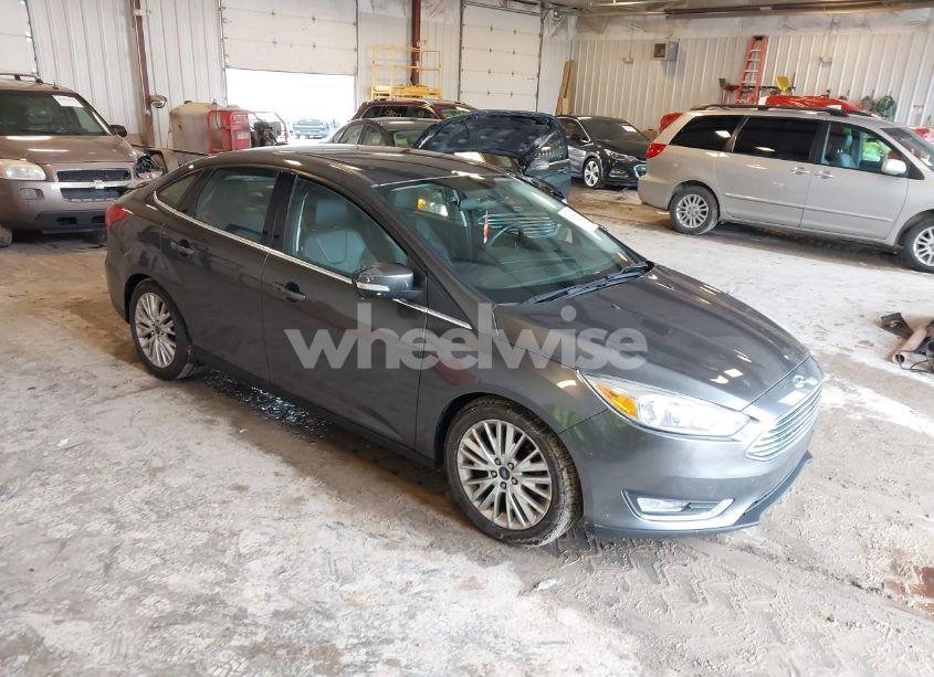 2015 Ford Focus TITANIUM (VIN 1FADP3J22FL260718) main photo