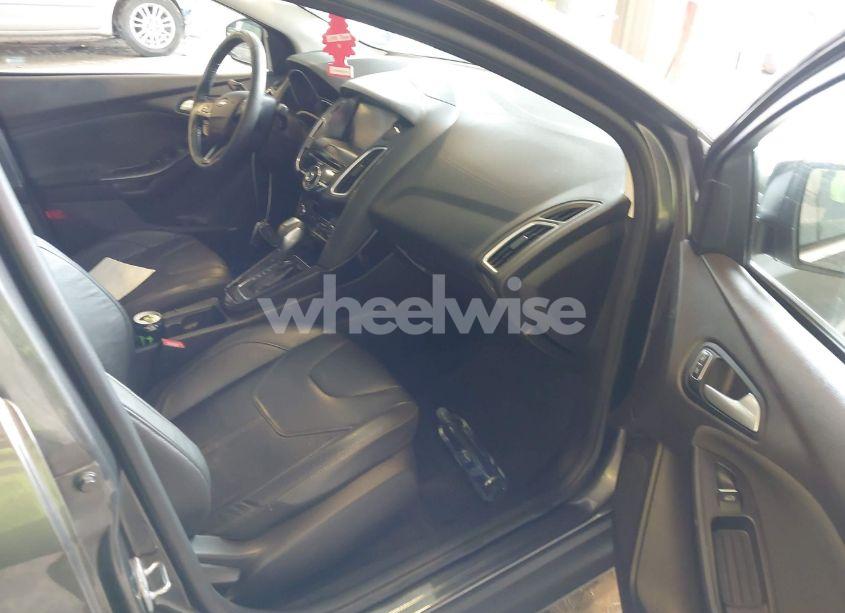 Photo 5 of 2015 Ford Focus TITANIUM (VIN 1FADP3J22FL260718)