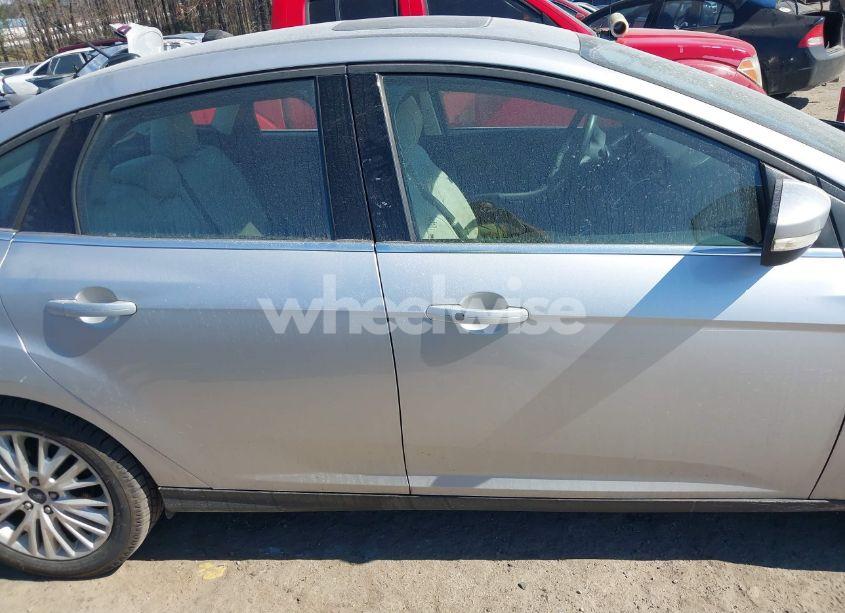 Photo 13 of 2017 Ford Focus TITANIUM (VIN 1FADP3J22HL230024)