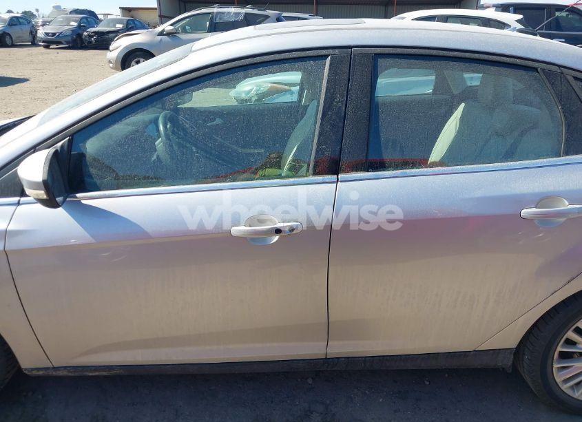 Photo 14 of 2017 Ford Focus TITANIUM (VIN 1FADP3J22HL230024)