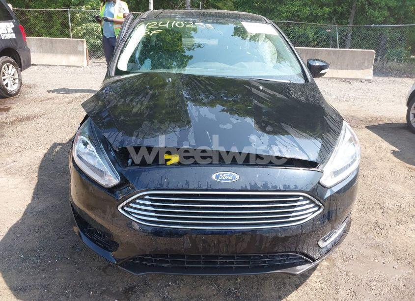 Photo 12 of 2018 Ford Focus TITANIUM (VIN 1FADP3J22JL220986)