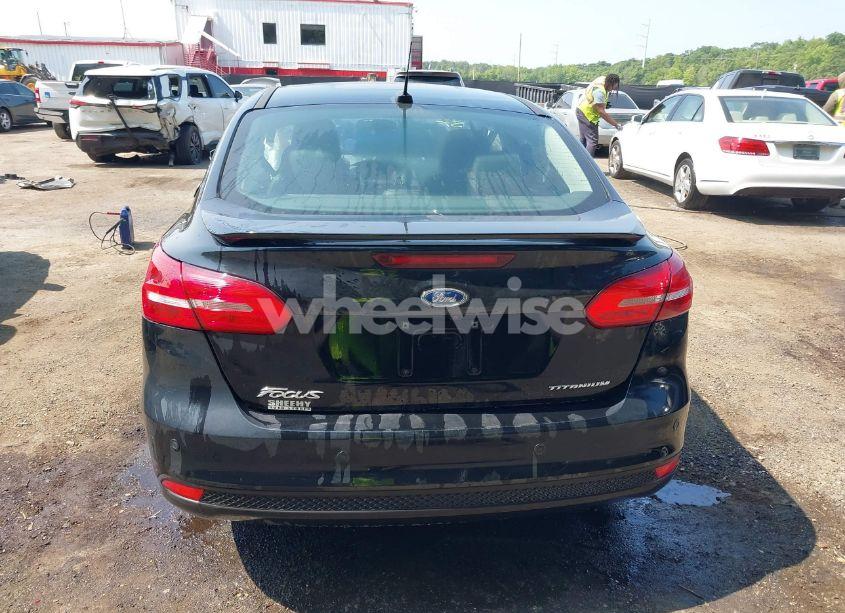 Photo 16 of 2018 Ford Focus TITANIUM (VIN 1FADP3J22JL220986)