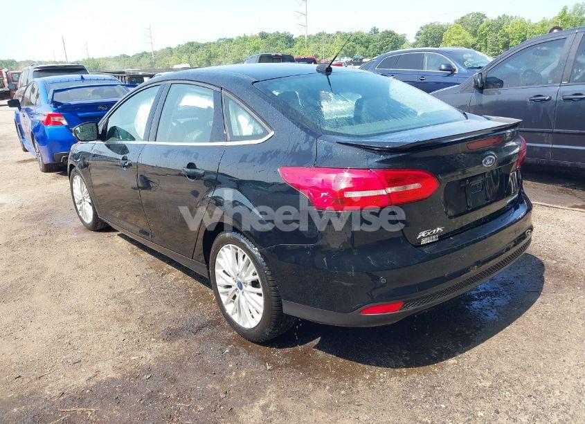 Photo 3 of 2018 Ford Focus TITANIUM (VIN 1FADP3J22JL220986)