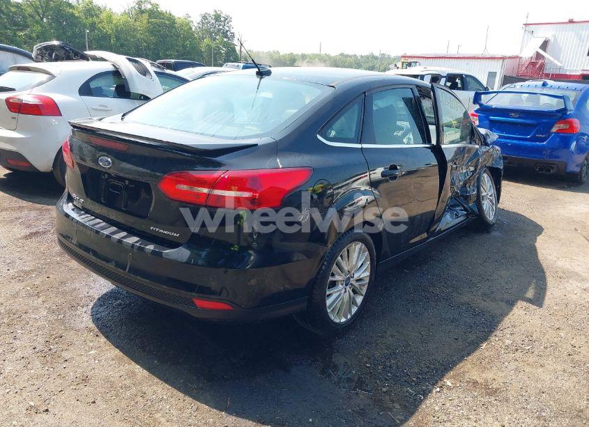Photo 4 of 2018 Ford Focus TITANIUM (VIN 1FADP3J22JL220986)