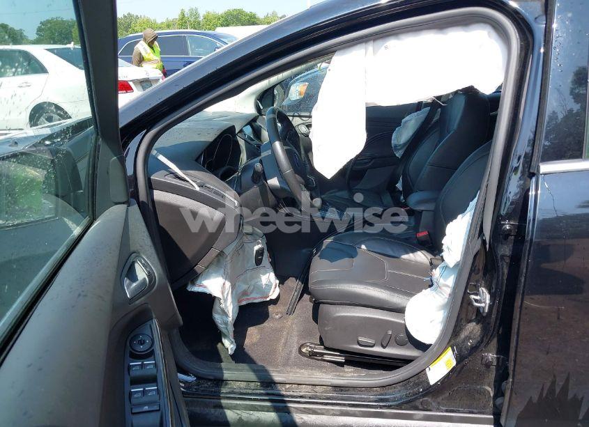 Photo 5 of 2018 Ford Focus TITANIUM (VIN 1FADP3J22JL220986)