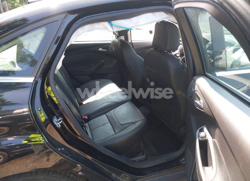 Photo 8 of 2018 Ford Focus TITANIUM (VIN 1FADP3J22JL220986)