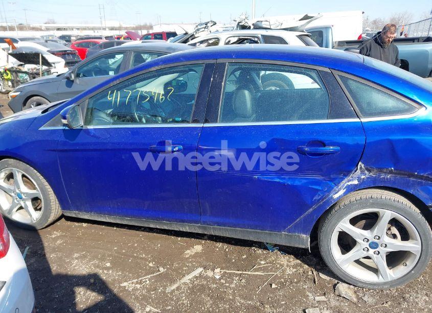 Photo 14 of 2013 Ford Focus TITANIUM (VIN 1FADP3J23DL105902)