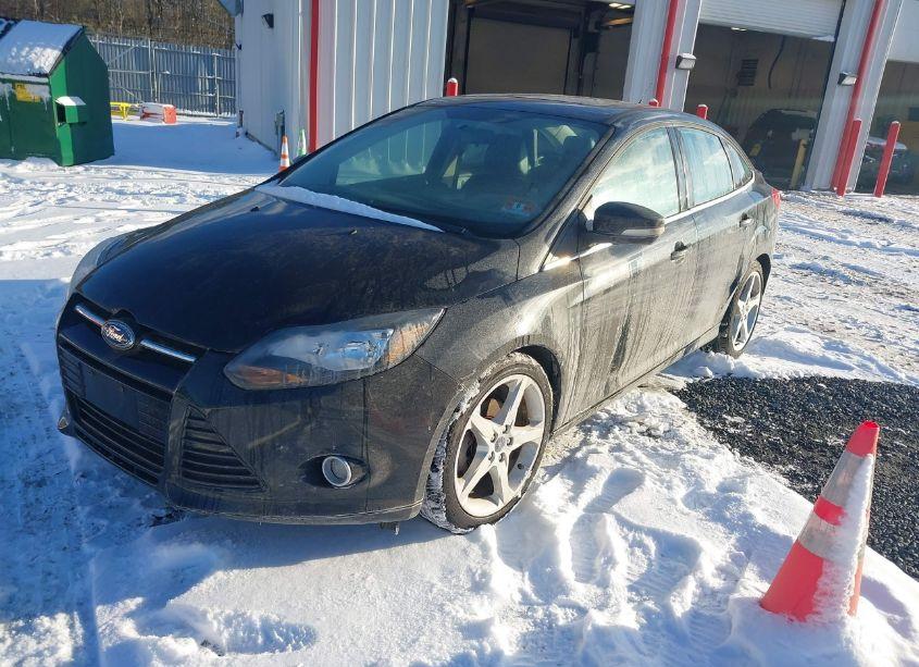 Photo 2 of 2013 Ford Focus TITANIUM (VIN 1FADP3J23DL198193)