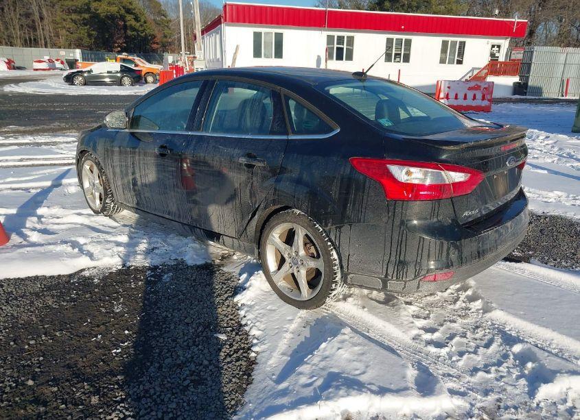 Photo 3 of 2013 Ford Focus TITANIUM (VIN 1FADP3J23DL198193)