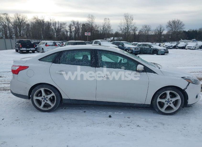 Photo 13 of 2013 Ford Focus TITANIUM (VIN 1FADP3J23DL240006)