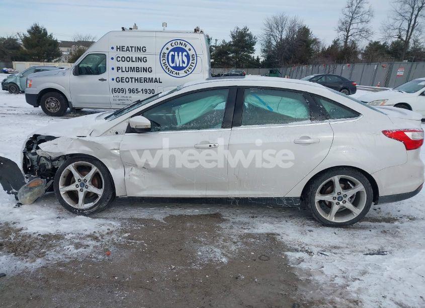 Photo 14 of 2013 Ford Focus TITANIUM (VIN 1FADP3J23DL240006)