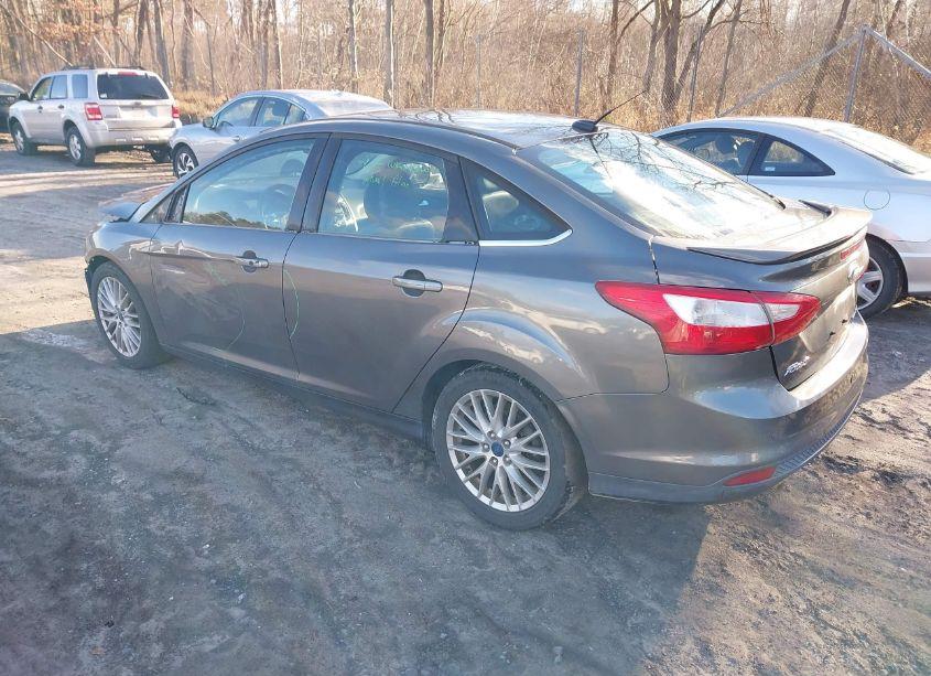 Photo 3 of 2013 Ford Focus TITANIUM (VIN 1FADP3J23DL317215)
