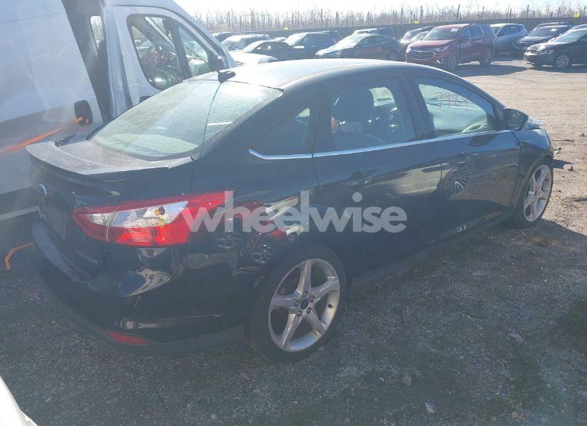 Photo 4 of 2013 Ford Focus TITANIUM (VIN 1FADP3J23DL330479)