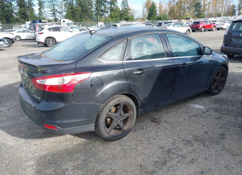 Photo 4 of 2013 Ford Focus TITANIUM (VIN 1FADP3J23DL335990)