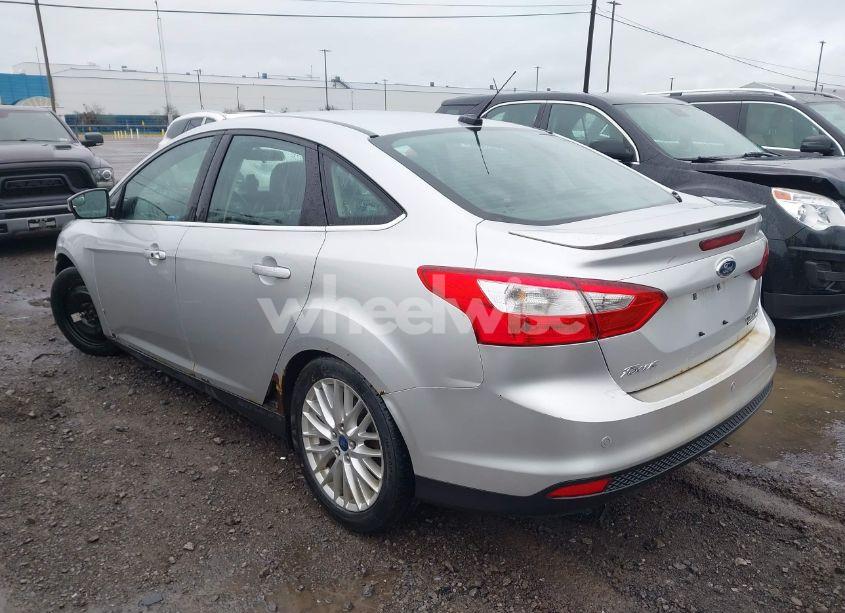 Photo 3 of 2014 Ford Focus TITANIUM (VIN 1FADP3J23EL286078)