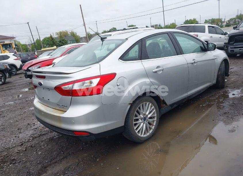 Photo 4 of 2014 Ford Focus TITANIUM (VIN 1FADP3J23EL286078)