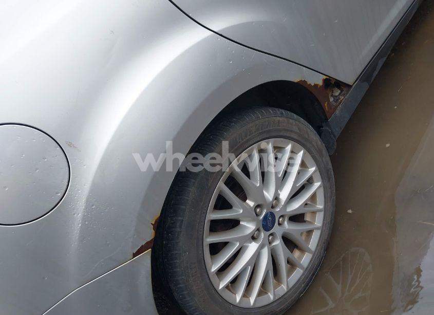 Photo 6 of 2014 Ford Focus TITANIUM (VIN 1FADP3J23EL286078)