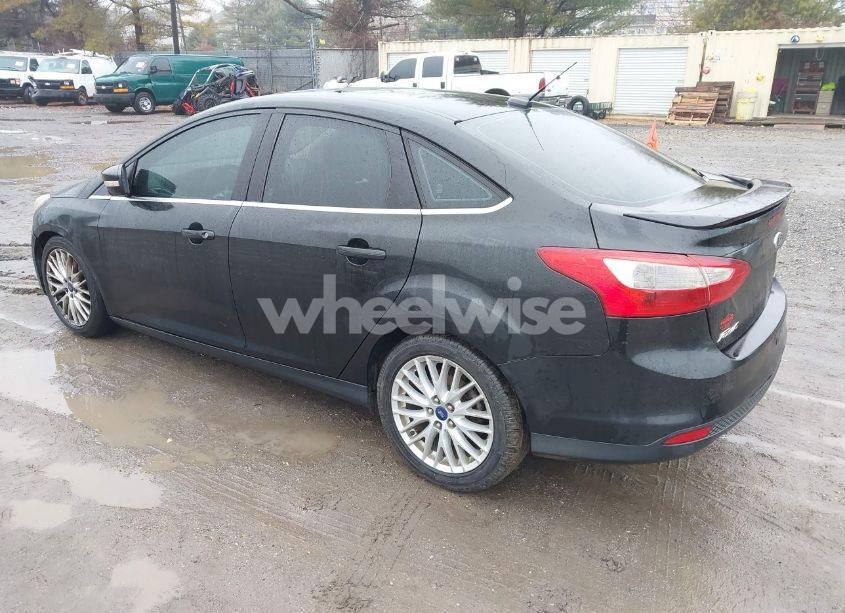 Photo 3 of 2014 Ford Focus TITANIUM (VIN 1FADP3J23EL297744)
