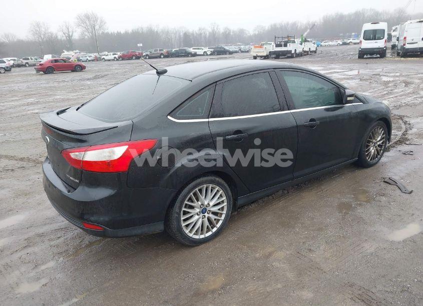 Photo 4 of 2014 Ford Focus TITANIUM (VIN 1FADP3J23EL297744)