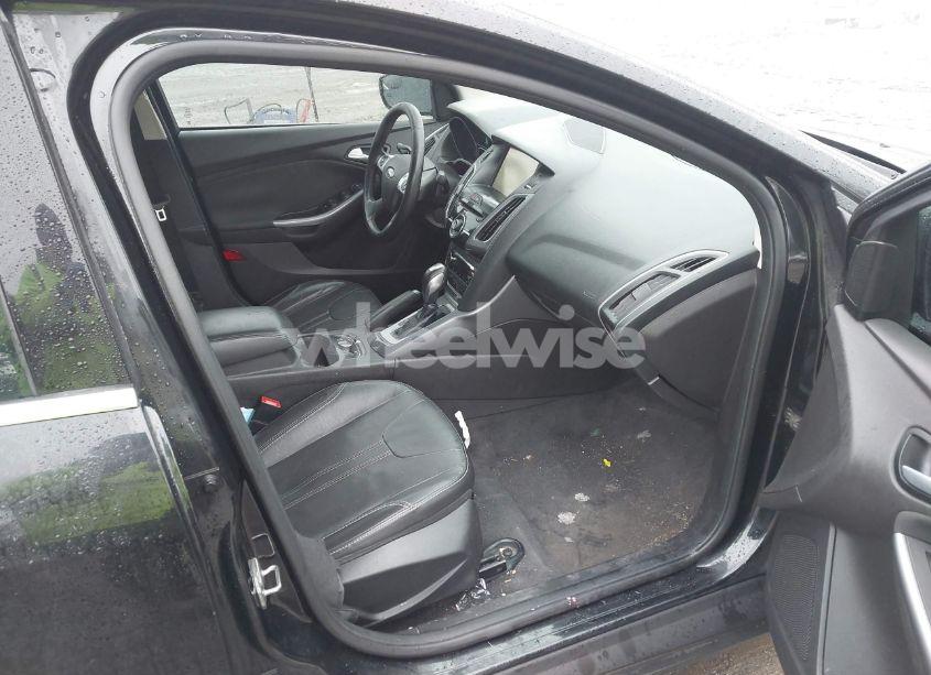 Photo 5 of 2014 Ford Focus TITANIUM (VIN 1FADP3J23EL297744)
