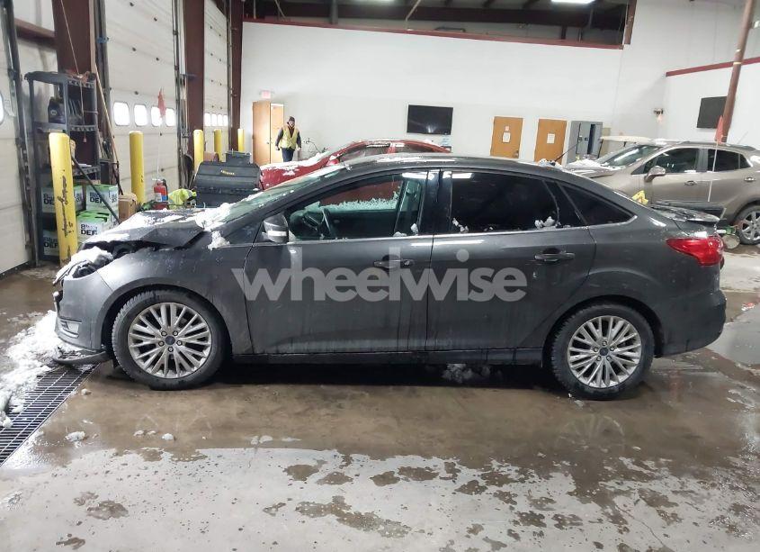 Photo 15 of 2015 Ford Focus TITANIUM (VIN 1FADP3J23FL305617)