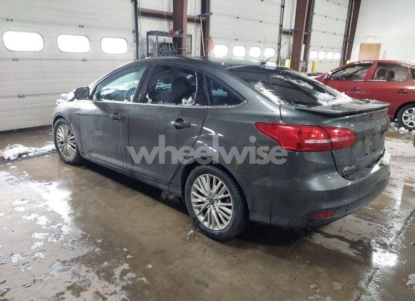 Photo 3 of 2015 Ford Focus TITANIUM (VIN 1FADP3J23FL305617)