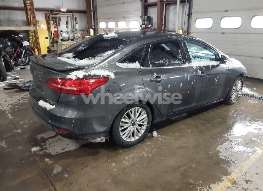 Photo 4 of 2015 Ford Focus TITANIUM (VIN 1FADP3J23FL305617)