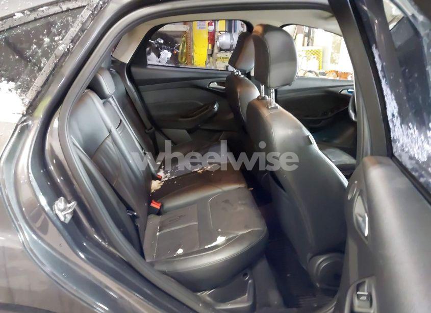 Photo 8 of 2015 Ford Focus TITANIUM (VIN 1FADP3J23FL305617)