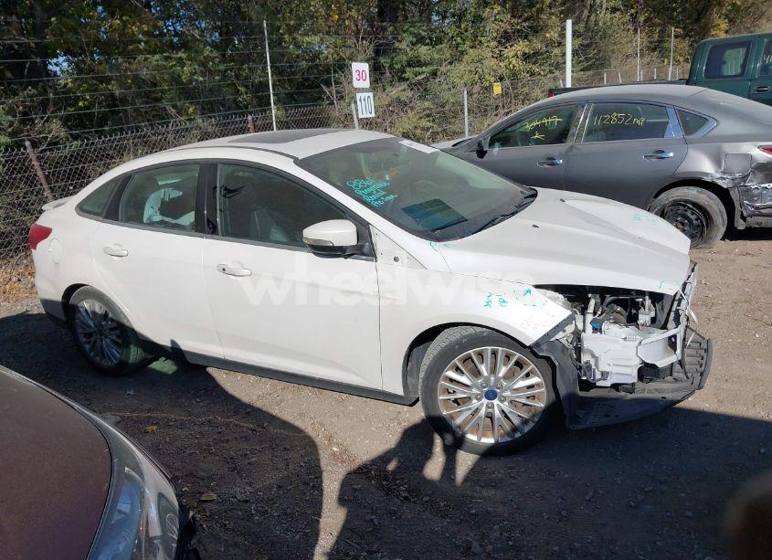 2015 Ford Focus TITANIUM (VIN 1FADP3J23FL383637) main photo