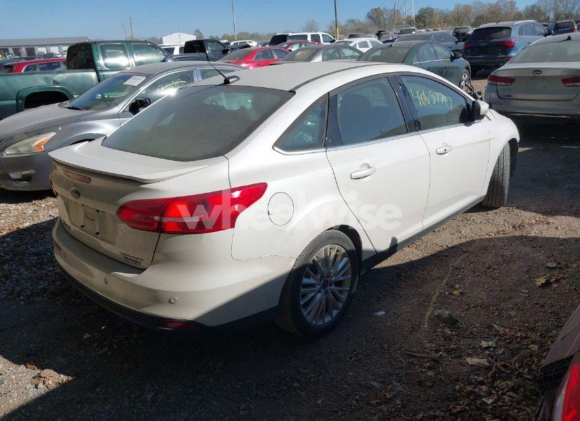 Photo 4 of 2015 Ford Focus TITANIUM (VIN 1FADP3J23FL383637)
