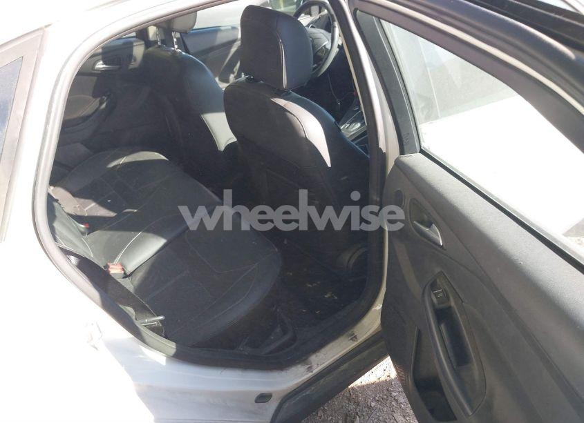 Photo 8 of 2015 Ford Focus TITANIUM (VIN 1FADP3J23FL383637)