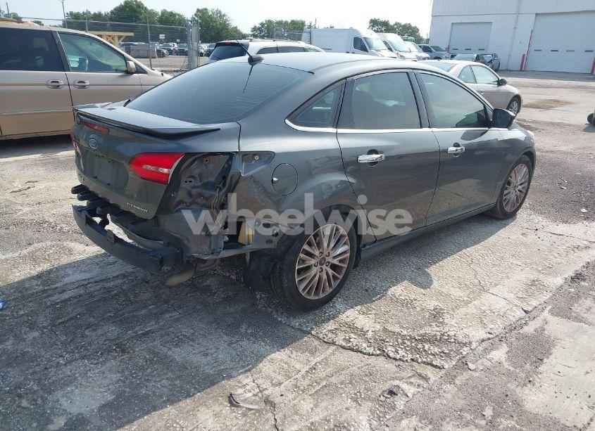Photo 4 of 2018 Ford Focus TITANIUM (VIN 1FADP3J23JL272028)