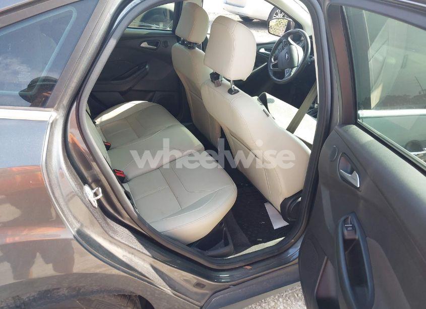 Photo 8 of 2018 Ford Focus TITANIUM (VIN 1FADP3J23JL272028)