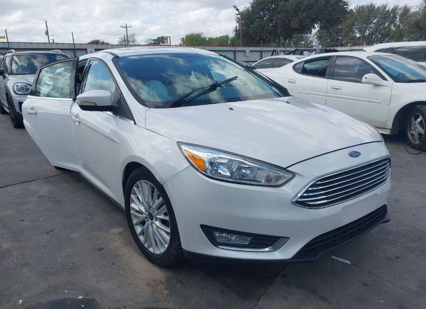 2018 Ford Focus TITANIUM (VIN 1FADP3J23JL288231) main photo