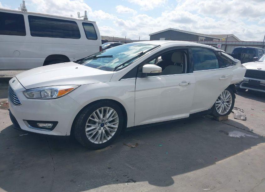 Photo 14 of 2018 Ford Focus TITANIUM (VIN 1FADP3J23JL288231)
