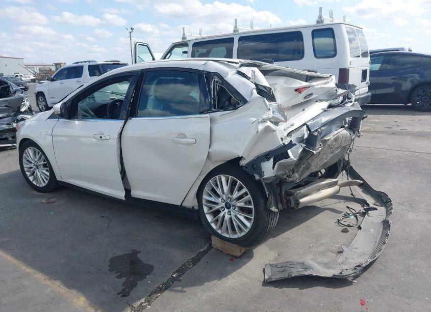 Photo 18 of 2018 Ford Focus TITANIUM (VIN 1FADP3J23JL288231)