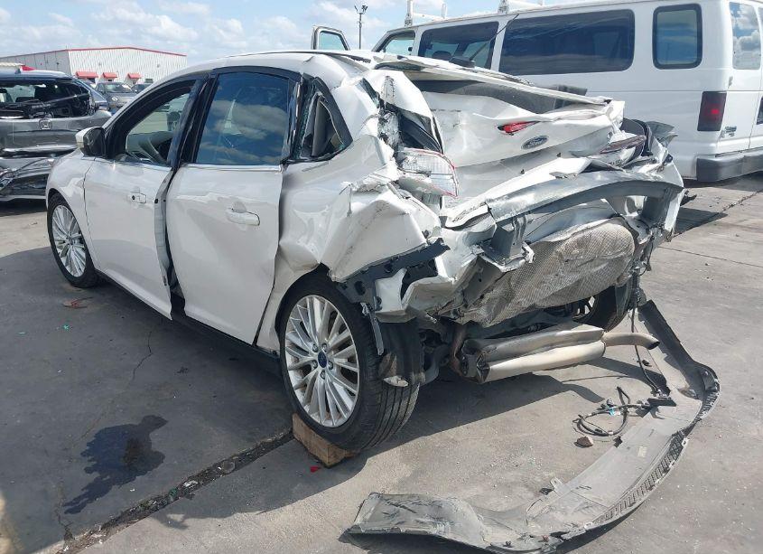 Photo 3 of 2018 Ford Focus TITANIUM (VIN 1FADP3J23JL288231)