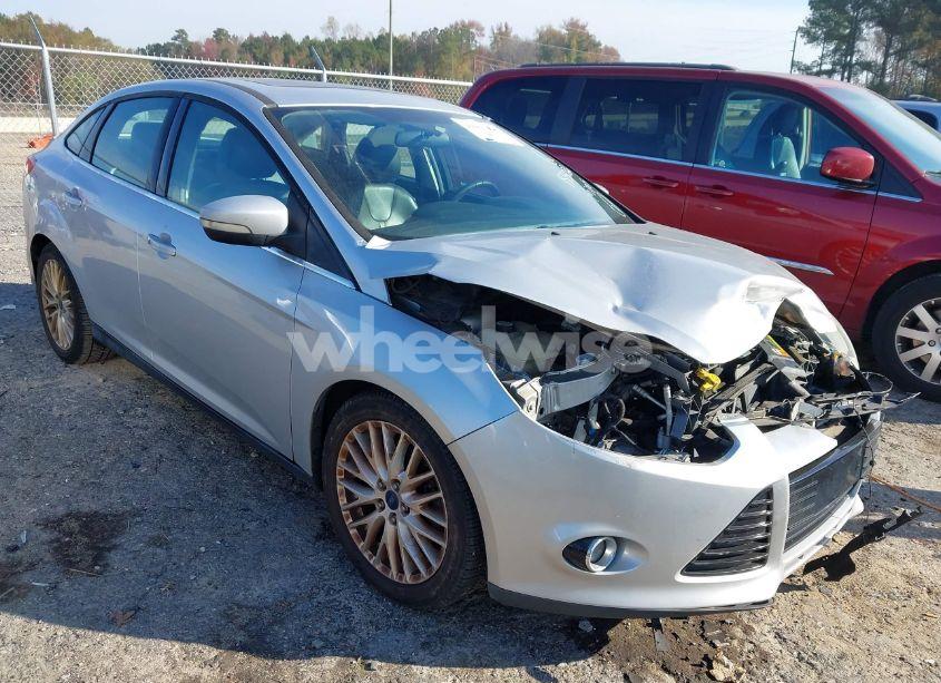 2013 Ford Focus TITANIUM (VIN 1FADP3J24DL155272) main photo