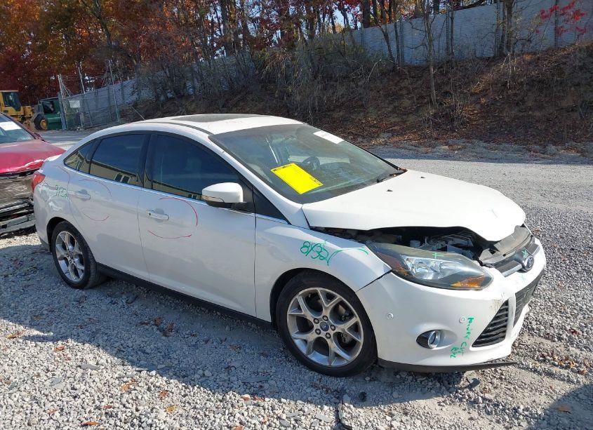 2013 Ford Focus TITANIUM (VIN 1FADP3J24DL200162) main photo